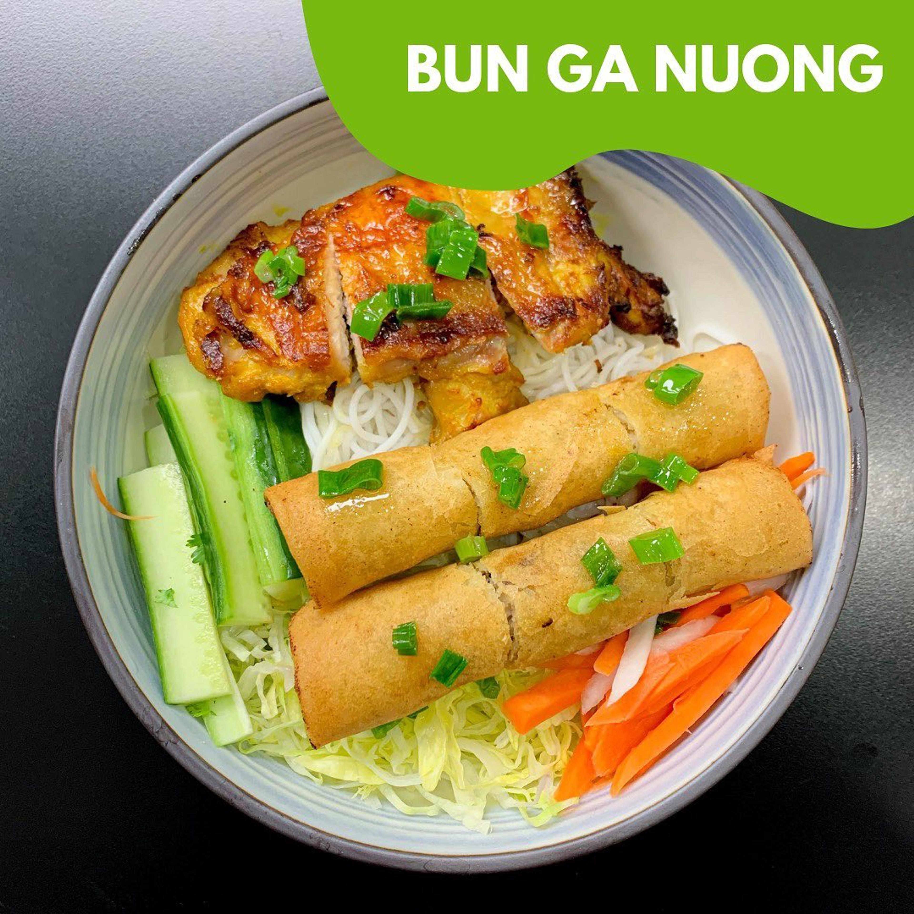 grilled chicken with spring rolls (bun ga nuong)