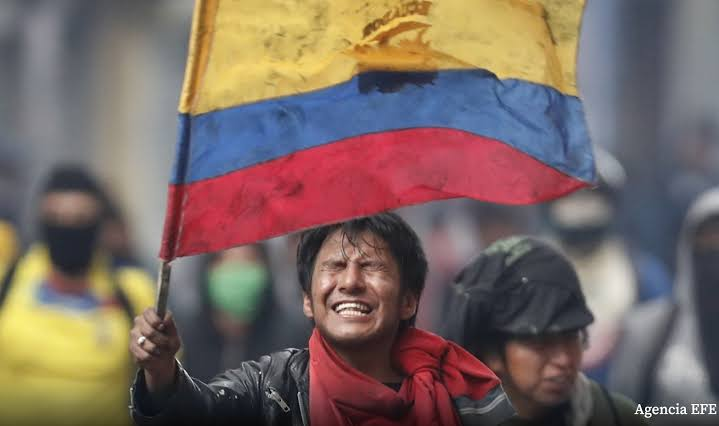 Economía política de la crisis social en Ecuador