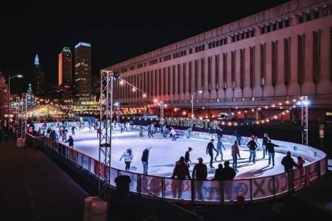 High standards, women, men, dating winter, ice rink, heart