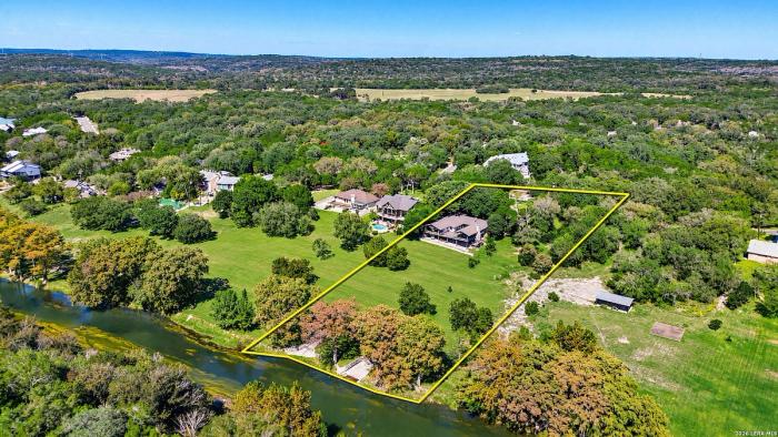 Grounds, listing photo 4 of 30, 1271 White Water Rd, New Braunfels, TX 78132