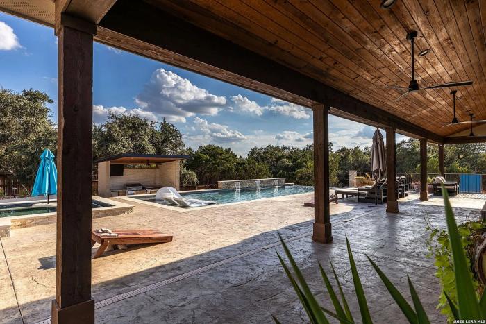 Listing photo 3 of 17, 5679 Copper Vly, New Braunfels, TX 78132