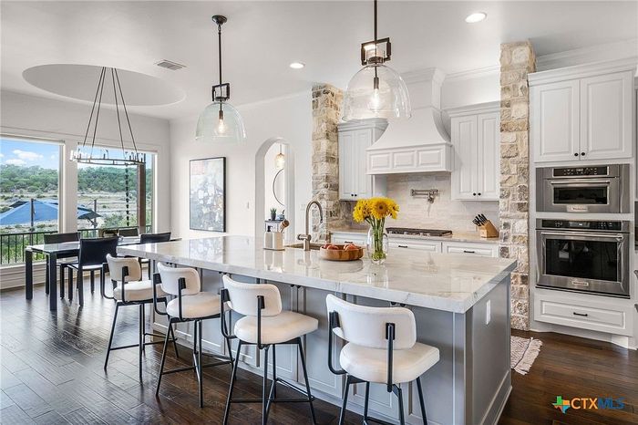 Kitchen, listing photo 22 of 30, 1543 Via Principale, New Braunfels, TX 78132