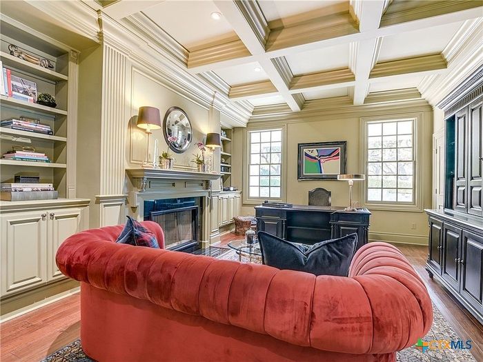 Listing photo 4 of 17, 914 Moonlight Dr, Canyon Lake, TX 78133