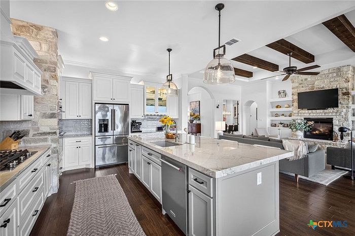 Kitchen, listing photo 21 of 30, 1543 Via Principale, New Braunfels, TX 78132