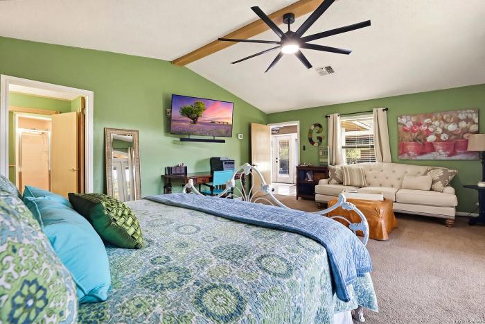 Primary suite, listing photo 27 of 30, 1271 White Water Rd, New Braunfels, TX 78132
