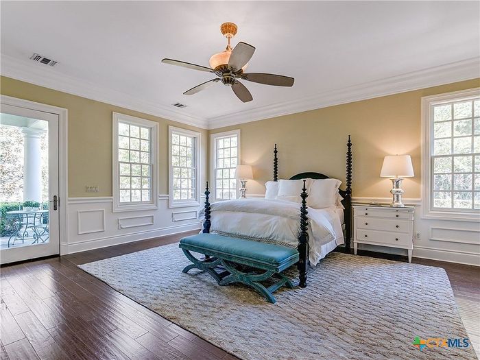 Listing photo 12 of 17, 914 Moonlight Dr, Canyon Lake, TX 78133