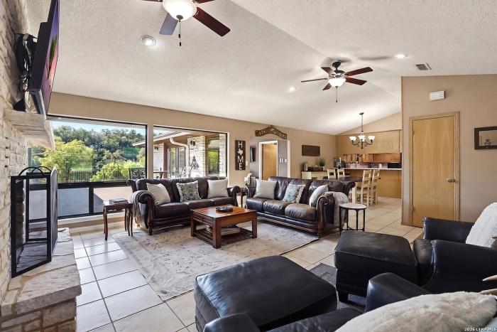 Living area, listing photo 17 of 30, 1271 White Water Rd, New Braunfels, TX 78132