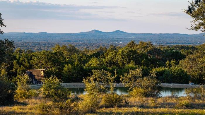 View, listing photo 2 of 30, 520 Flying R Ranch Rd, Spring Branch, TX 78070