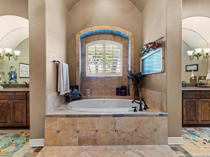 Bathroom, listing photo 7 of 30, 627 River Chase Way, New Braunfels, TX 78132