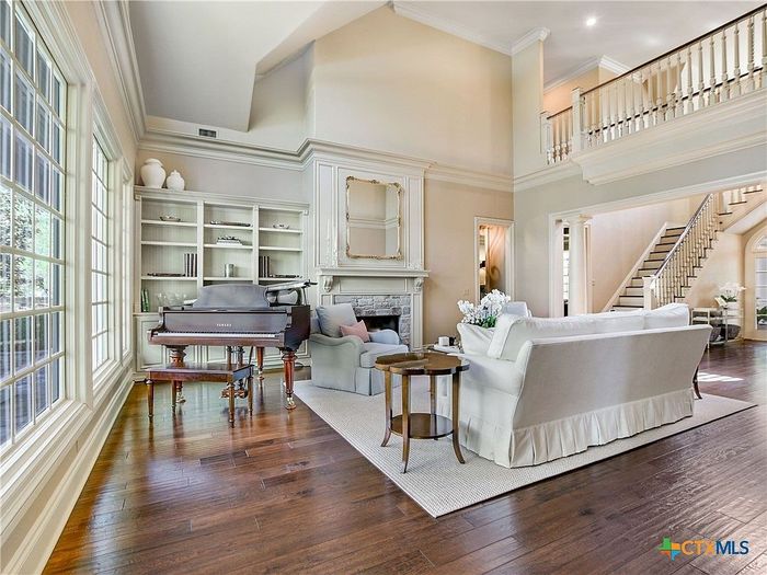 Listing photo 6 of 17, 914 Moonlight Dr, Canyon Lake, TX 78133