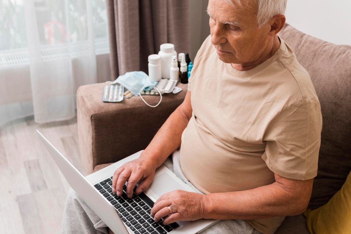 Sistema de monitoramento eletrônico com câmera