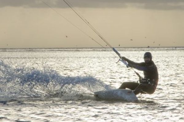 Kitesurfing Cape Town? | Rentacheapie can get you round town