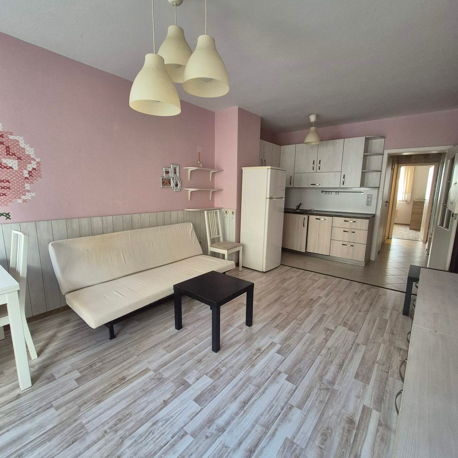 Двустаен с гараж в Дружба-2