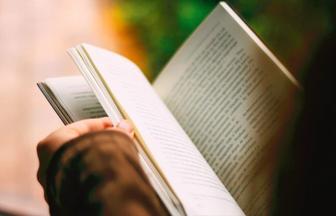 5 Must-Read Books about Improving Employee Health & Happiness