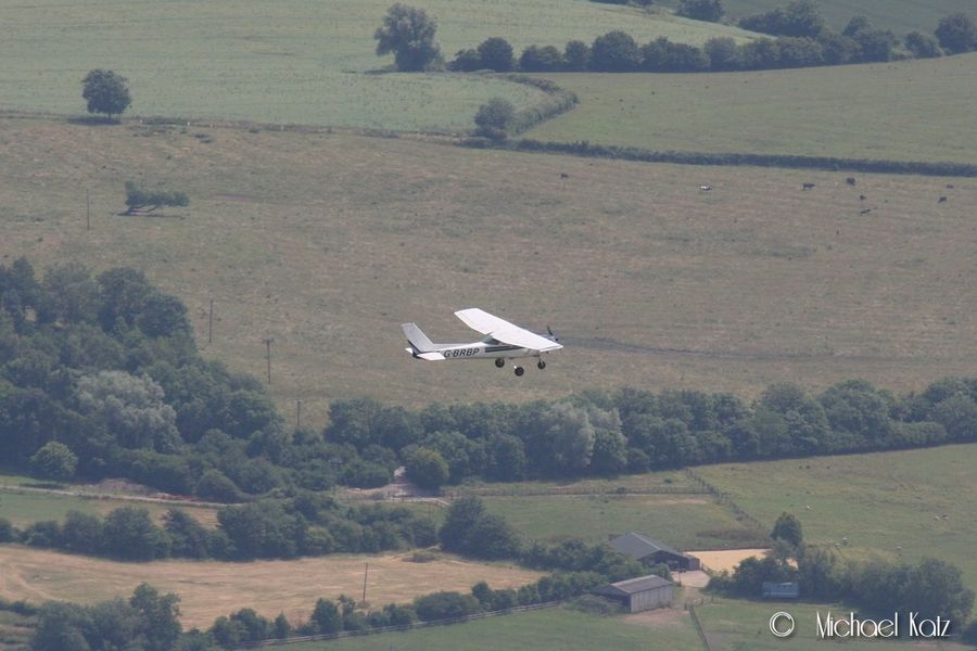 Et annet småfly som plutselig dukket opp på siden av oss, et par hundre meter unna.