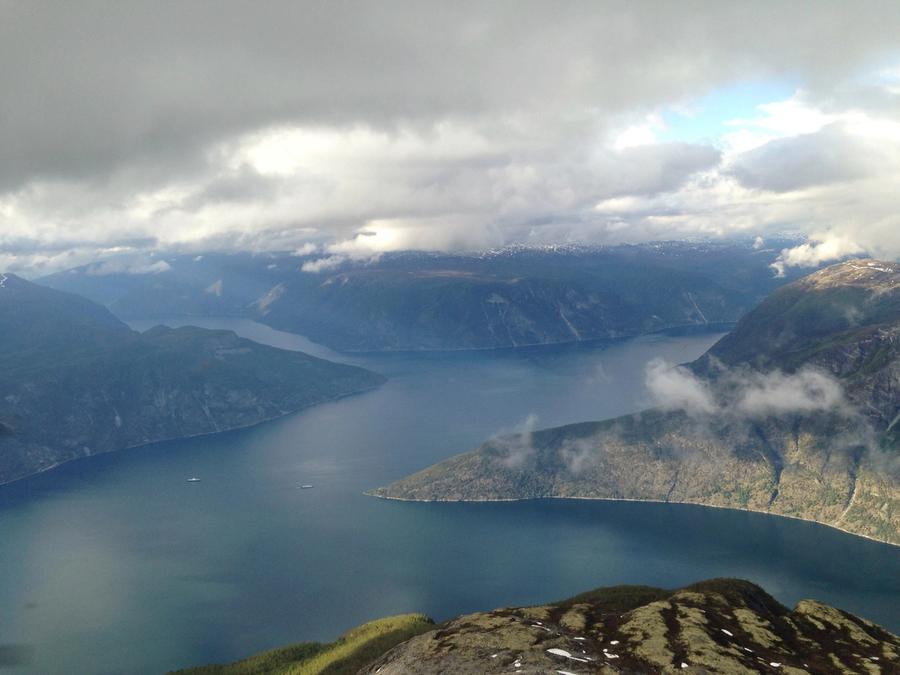 Deler av Sognefjorden sett fra lufta