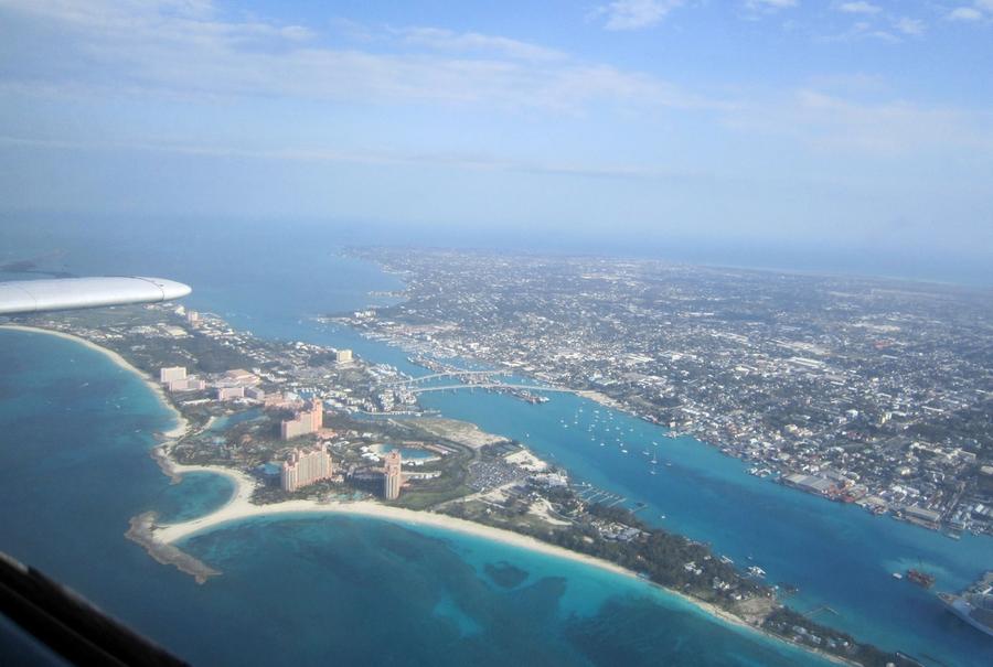 Paradise Island og Nassau, sett fra lufta