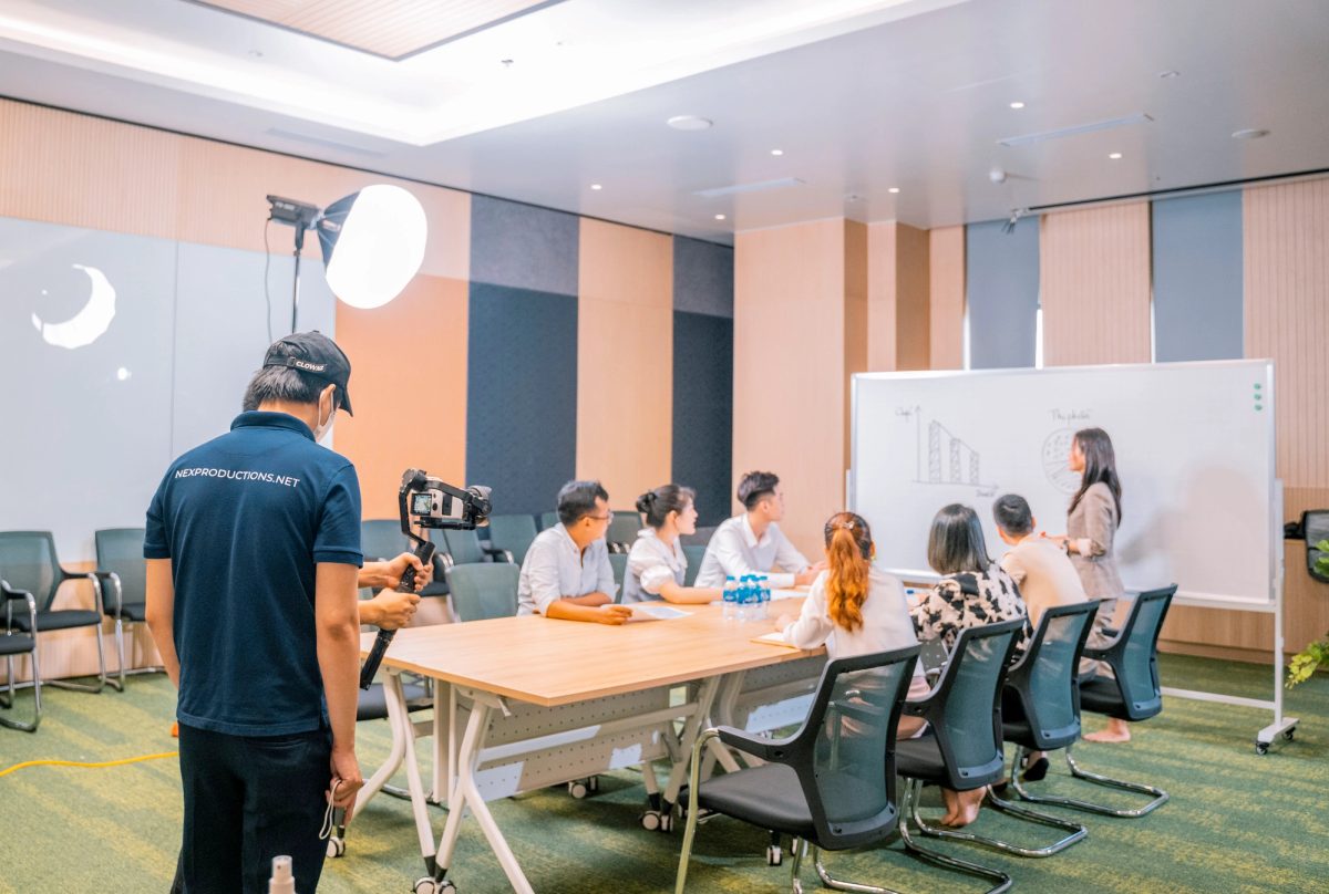 Quay phim nhà máy: biến dây chuyền sản xuất thành câu chuyện thương hiệu