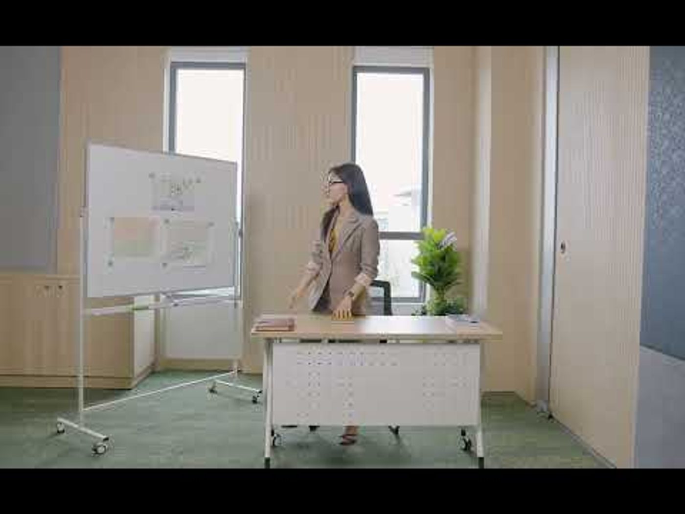 Quảng cáo sản phẩm bảng di động Oval TGB - NEX Picture