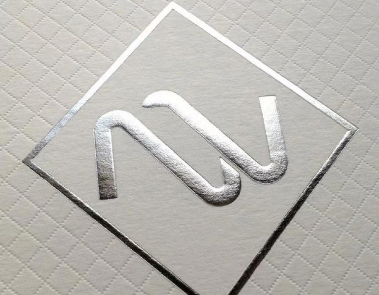 Kiss-cut custom sticker roll for fast application