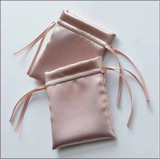 Luxury velvet pouch product image