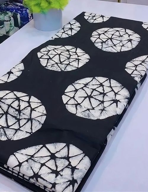 Black and white crack 