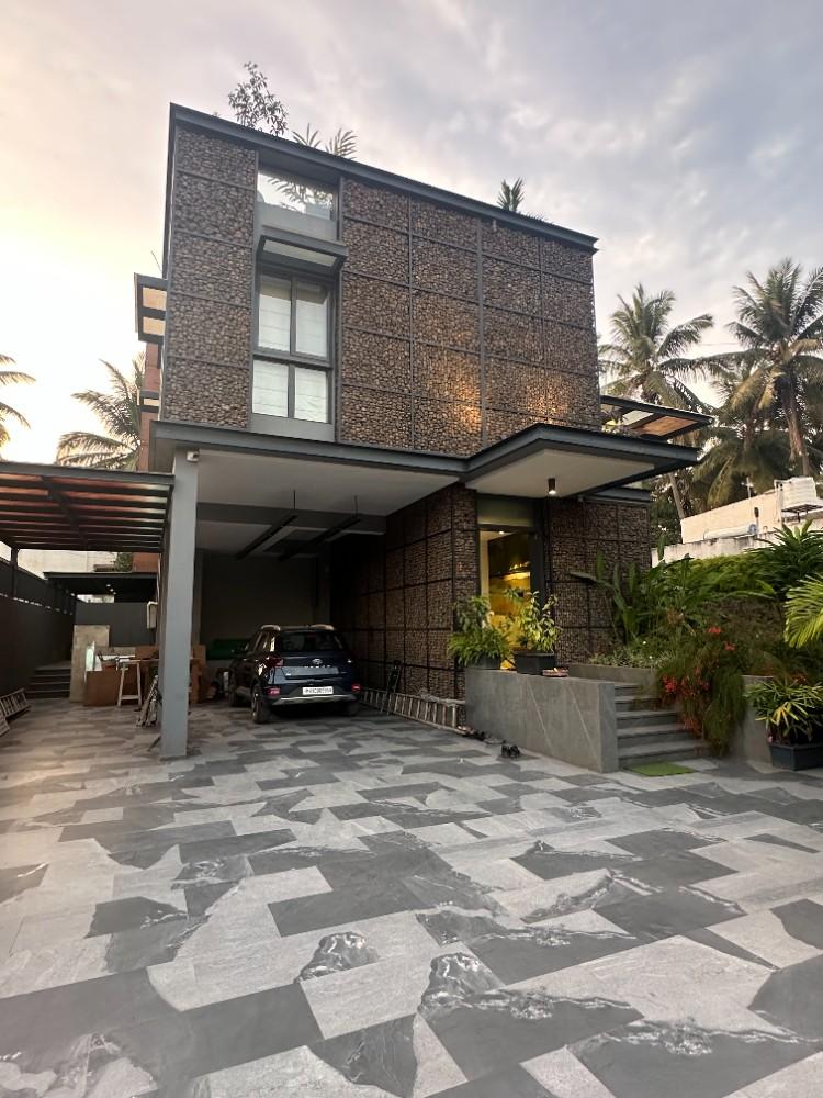 Gabion House, overview