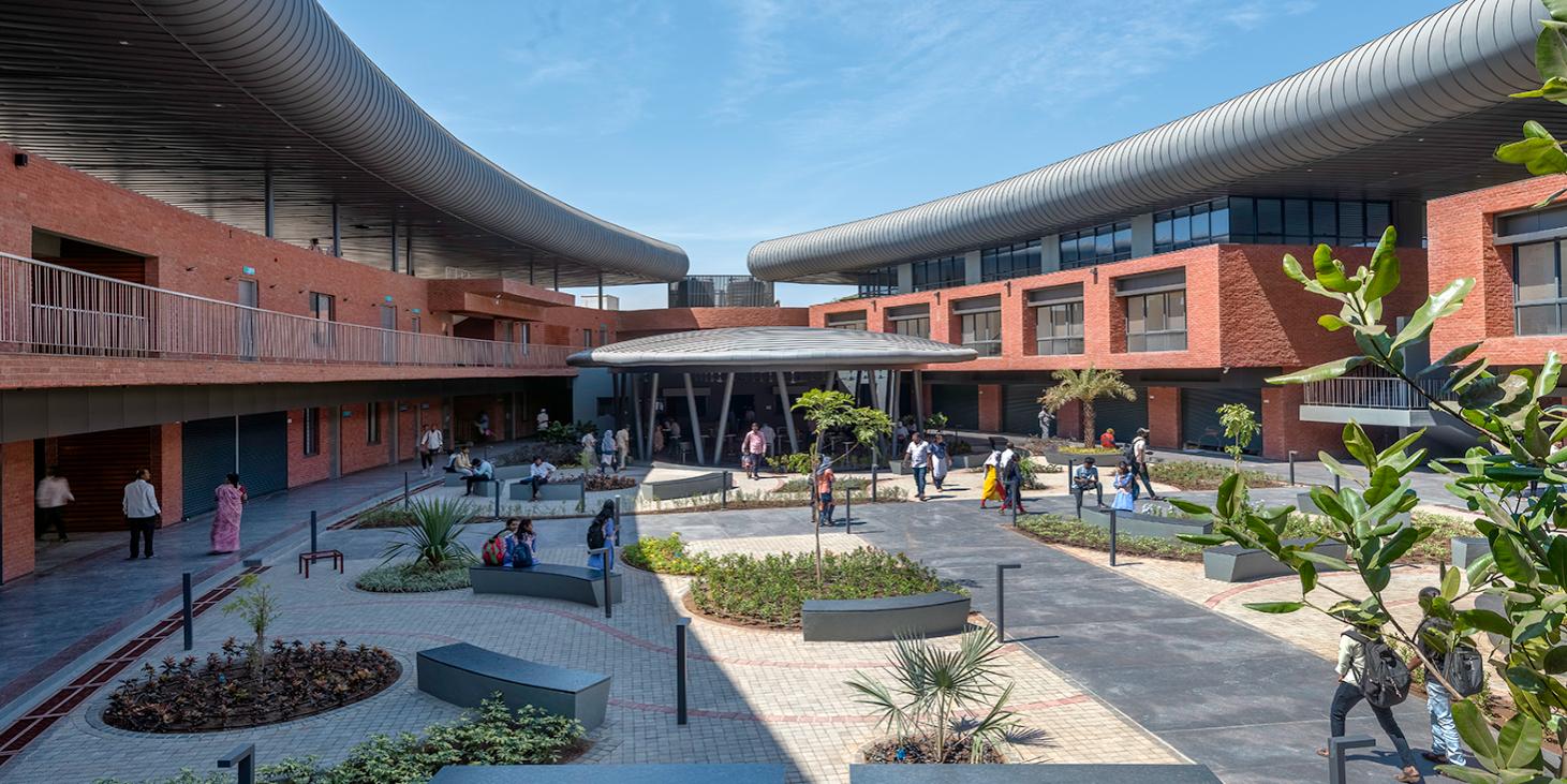 Baramati Bus Station, photograph 2