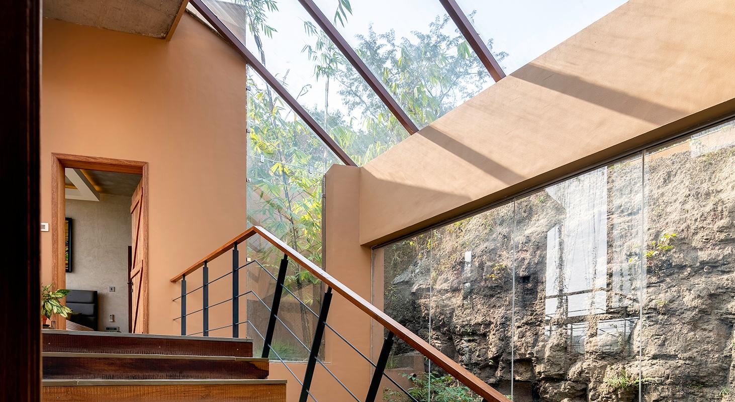 Earth House, photograph 12