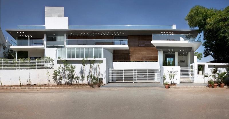 Long House, Pune, overview