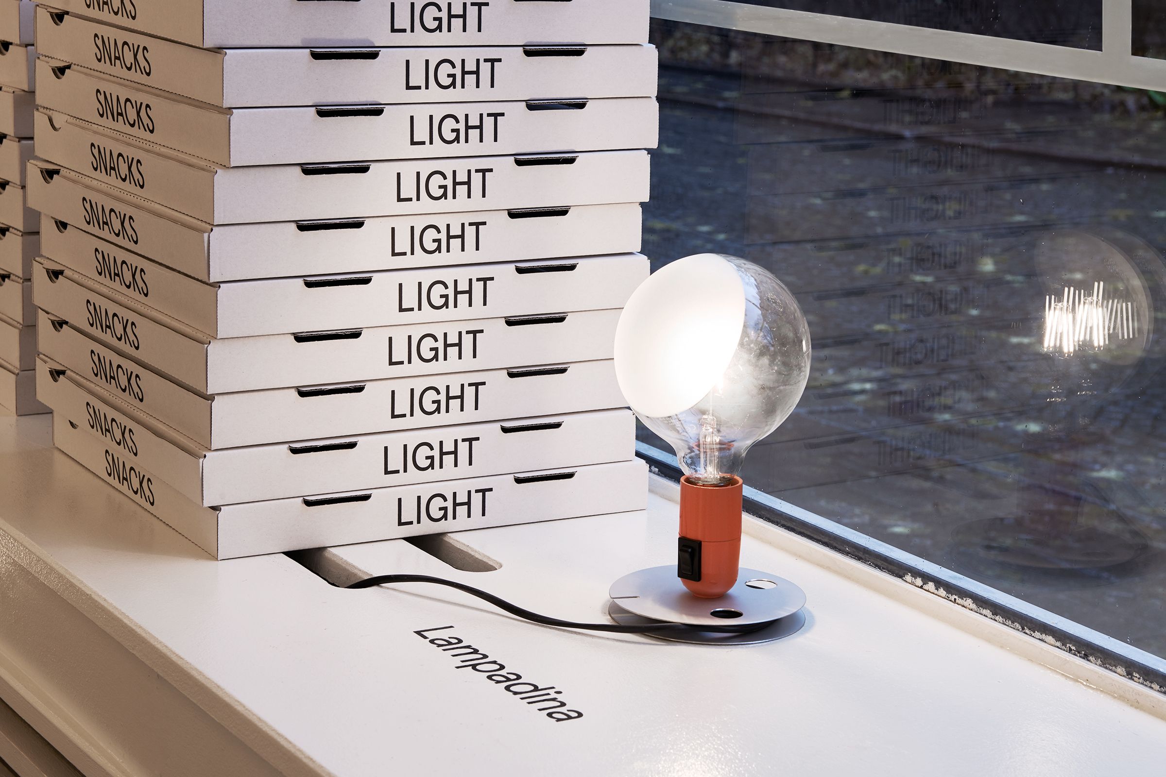 FLOS LIGHT SNACKS Signage