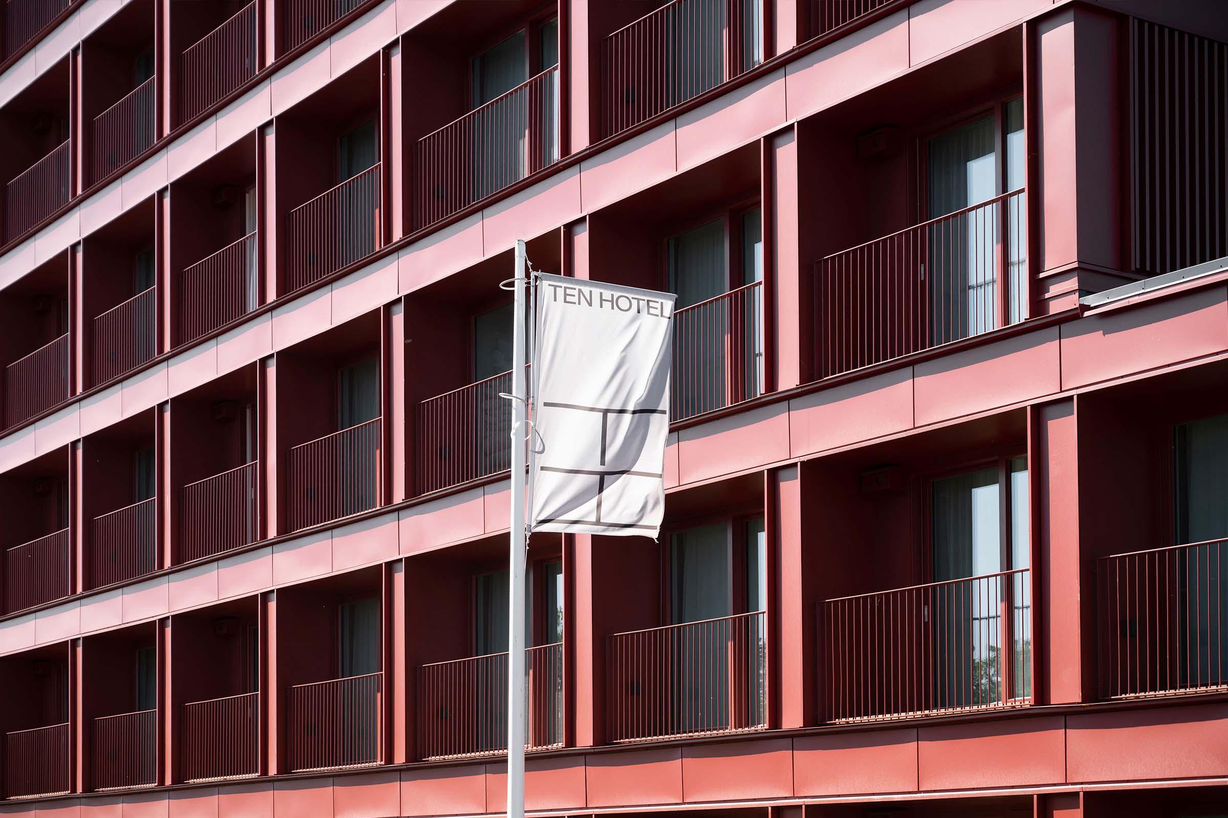 TEN HOTEL Flag