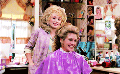 Remembering Dolly Parton in a Delicious Way: The Cuppa Cuppa Cake Trend