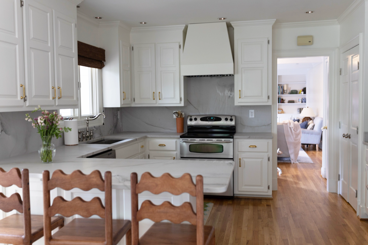 Modern Elegance: Interior & Cabinet Refinishing detail photo