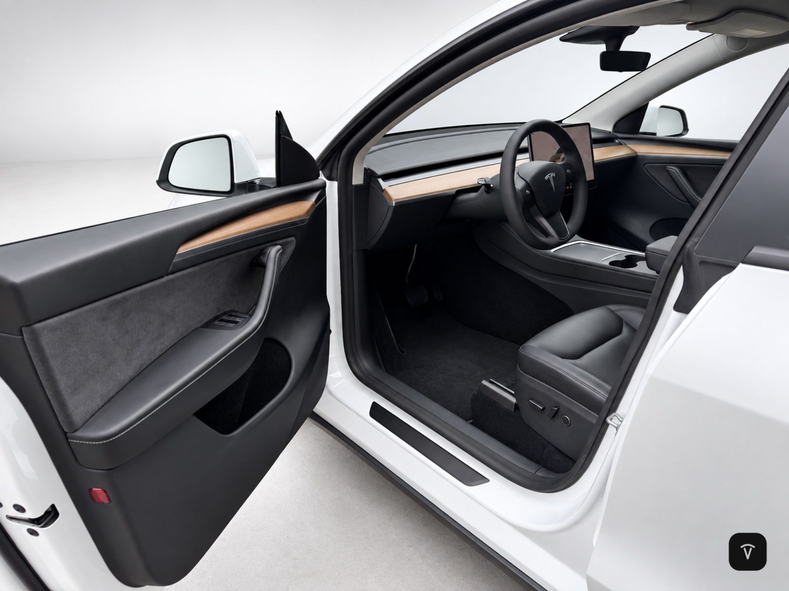 Tesla thumbnail 9