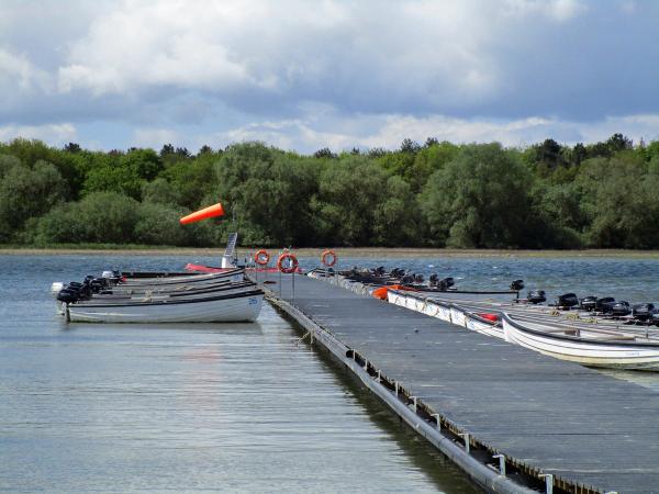 Reservoir boats