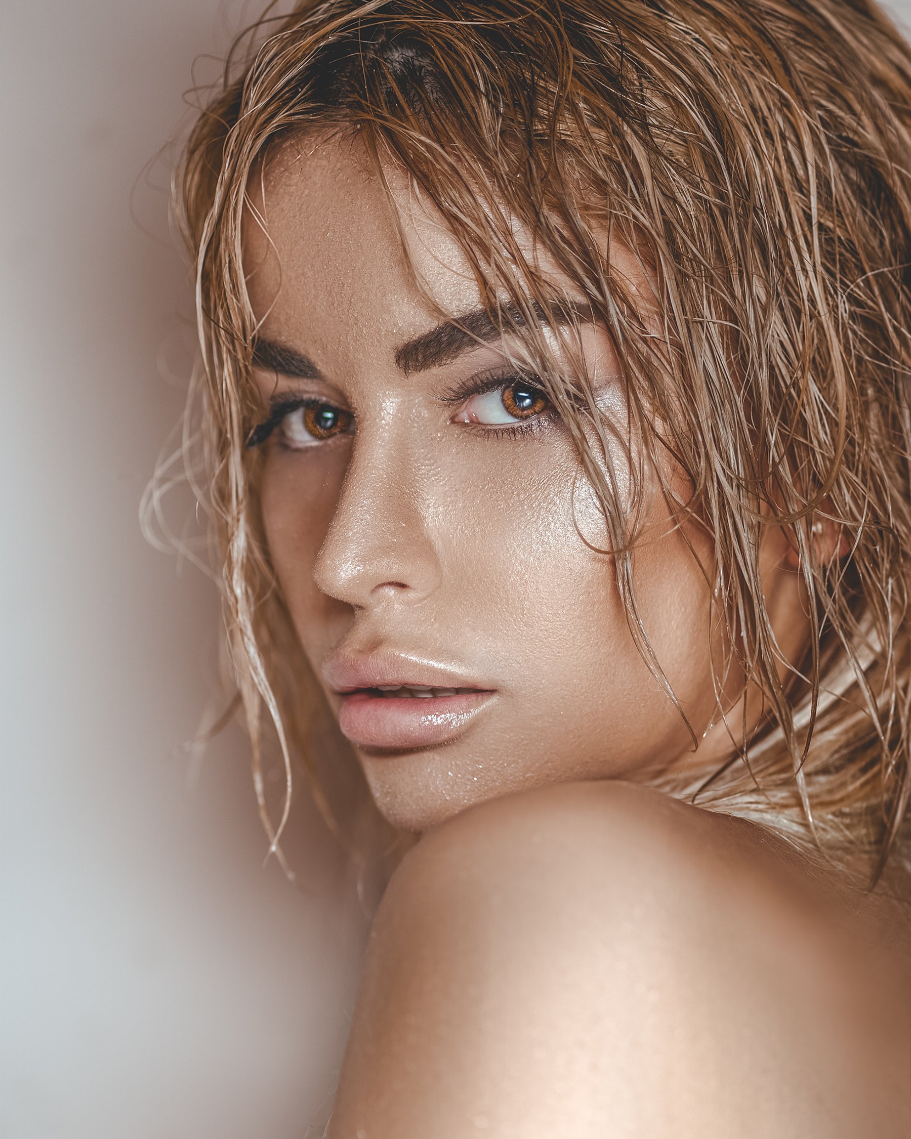 Beauty studies — portrait photography in Albania by Ergys Shehu, photo 2