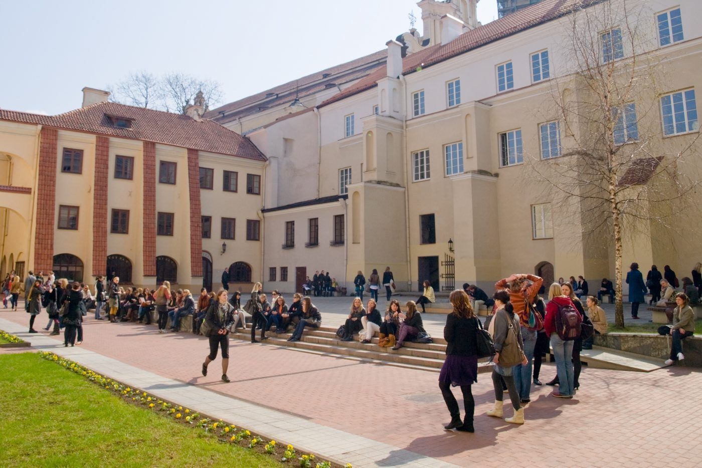 Students in front of buildings on the EHU campus.