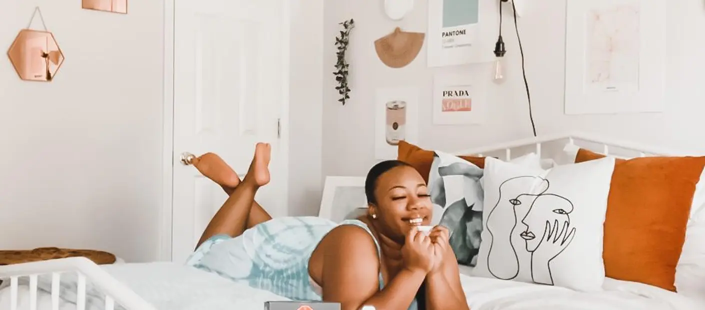 Using Deodorant Wipes to Control “Feminine” Body Odor On The Go! (And “Masculine” Odor, Too!)