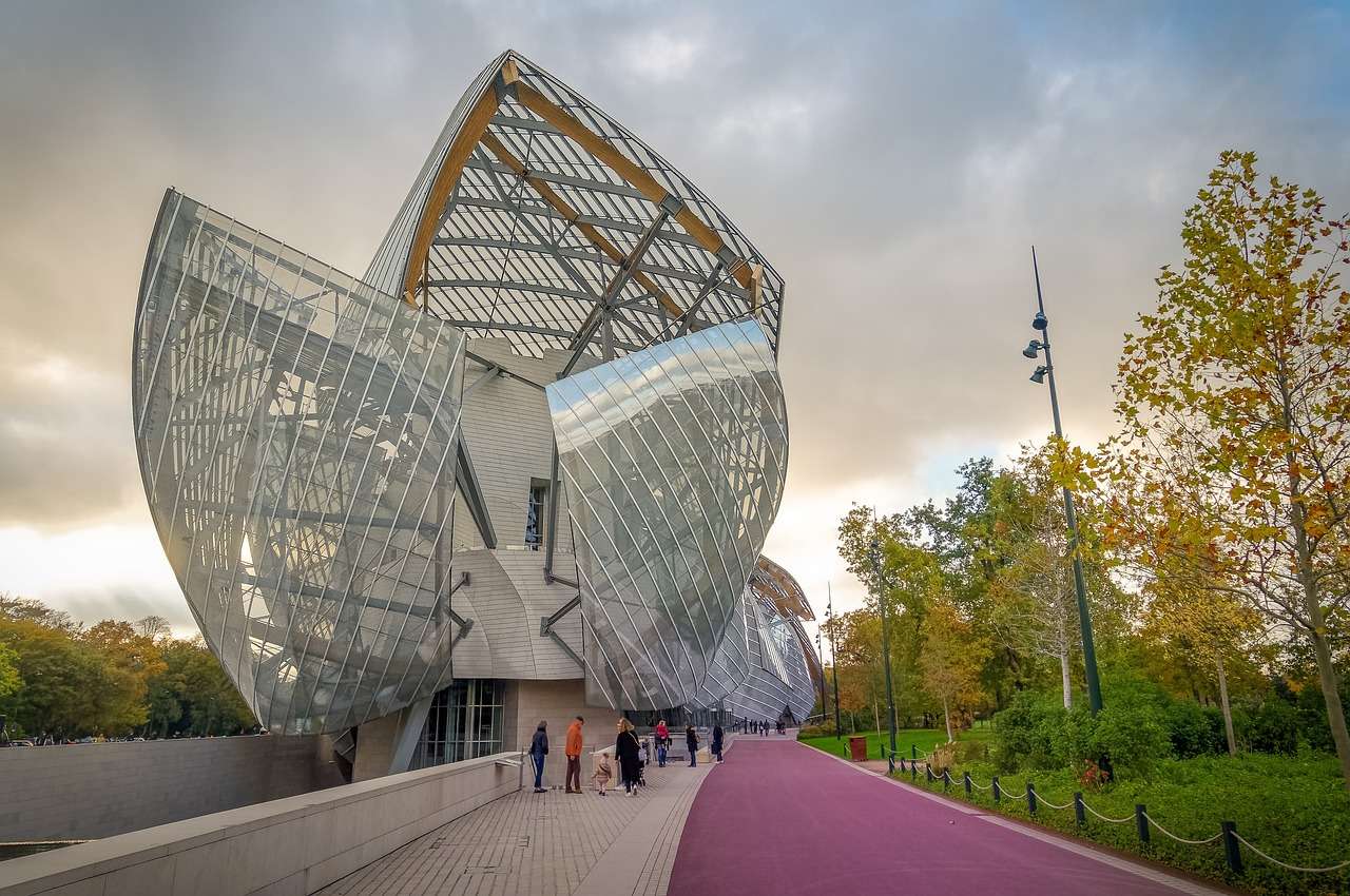 la fondazione louis vuitton di parigi, un modo per pianificare il futuro di una collezione è creare una fondazione