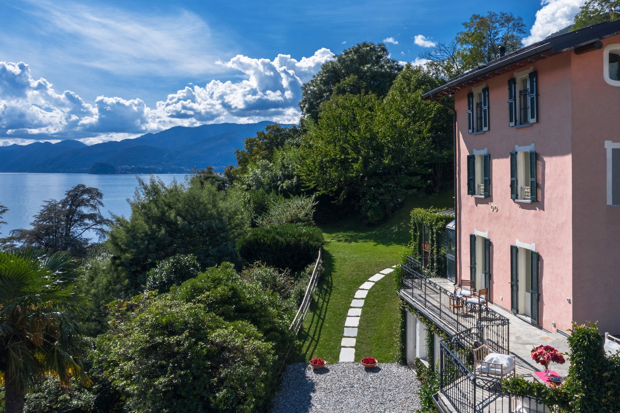 Dream villas for rent on Lake Como in Menaggio