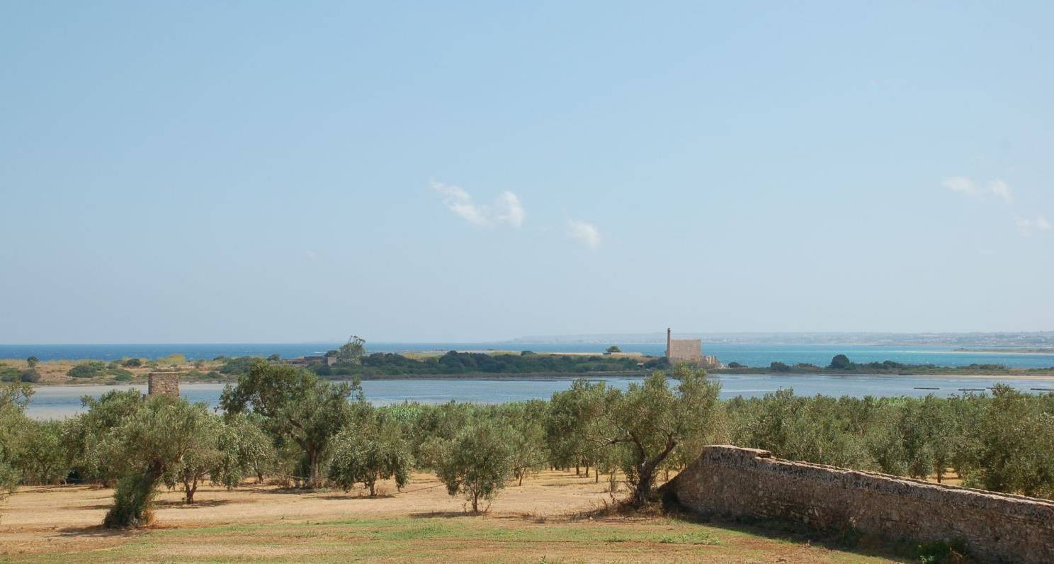 Villas in Sicily by the sea