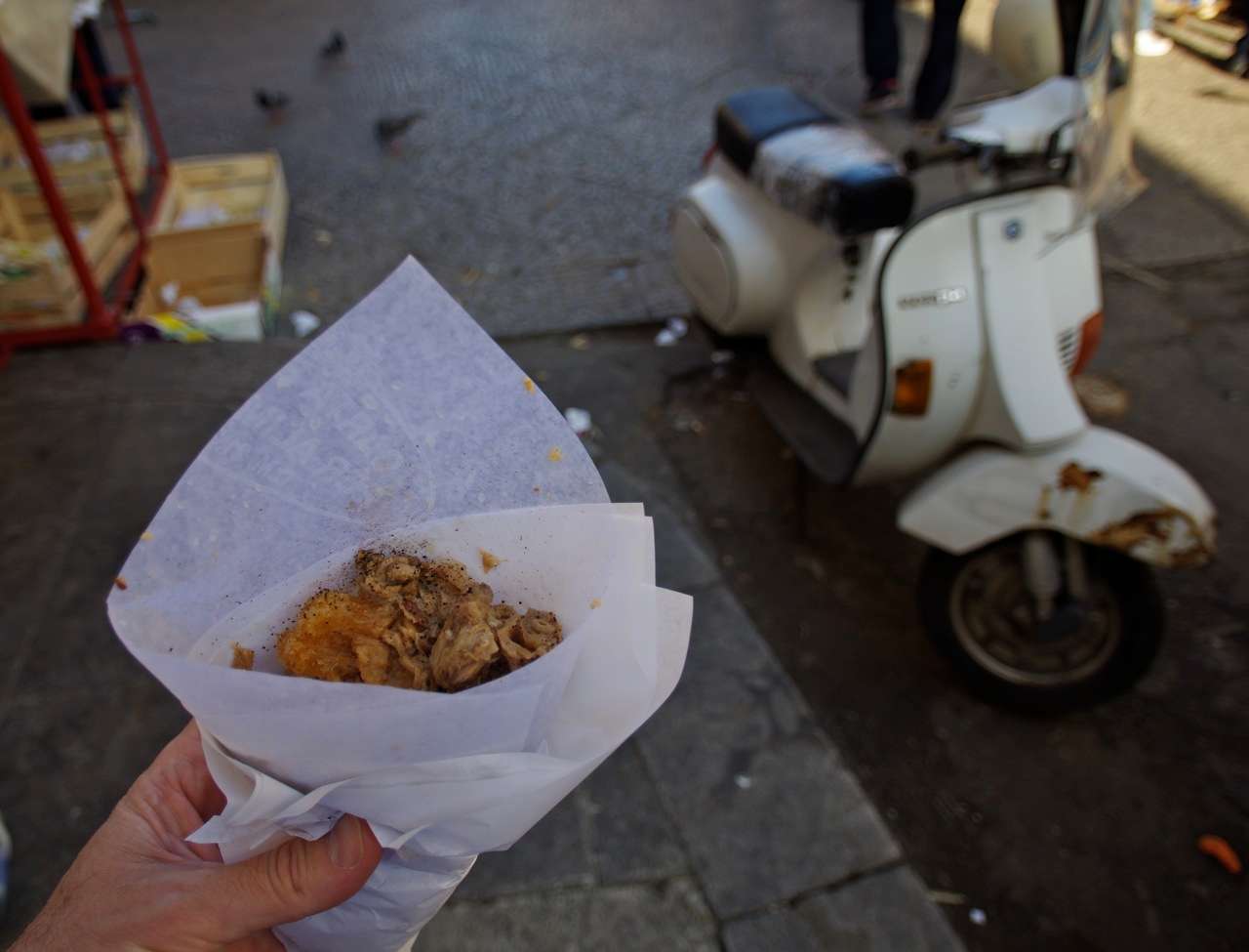 cibo di strada al mercato Ballarò di Palermo