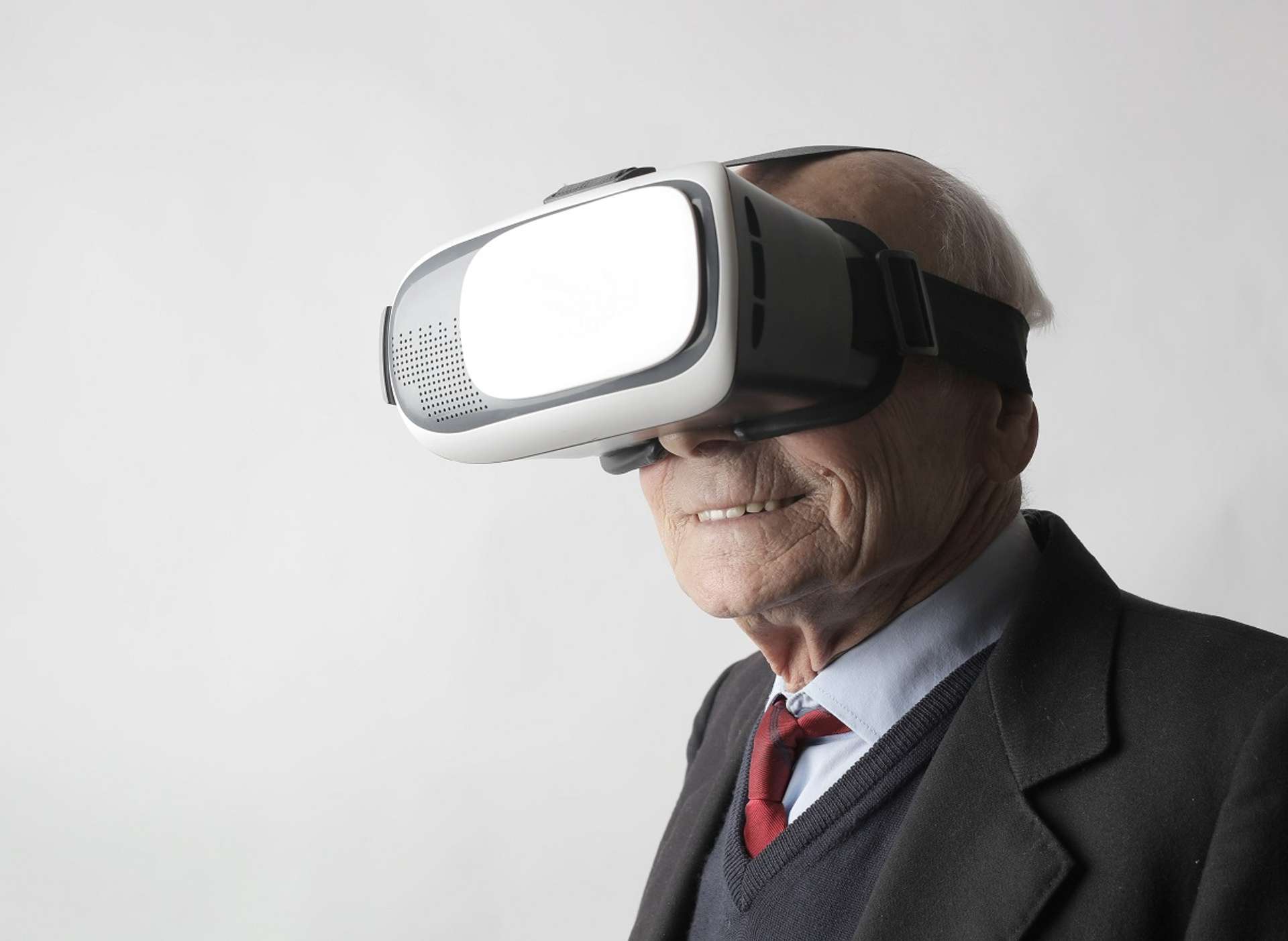 The augmented reality, in luxury technology, will also be available to people who are no longer very young