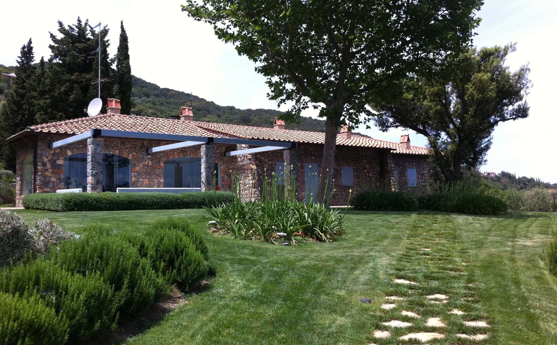 Villa Agapanthus view of the property from the garden