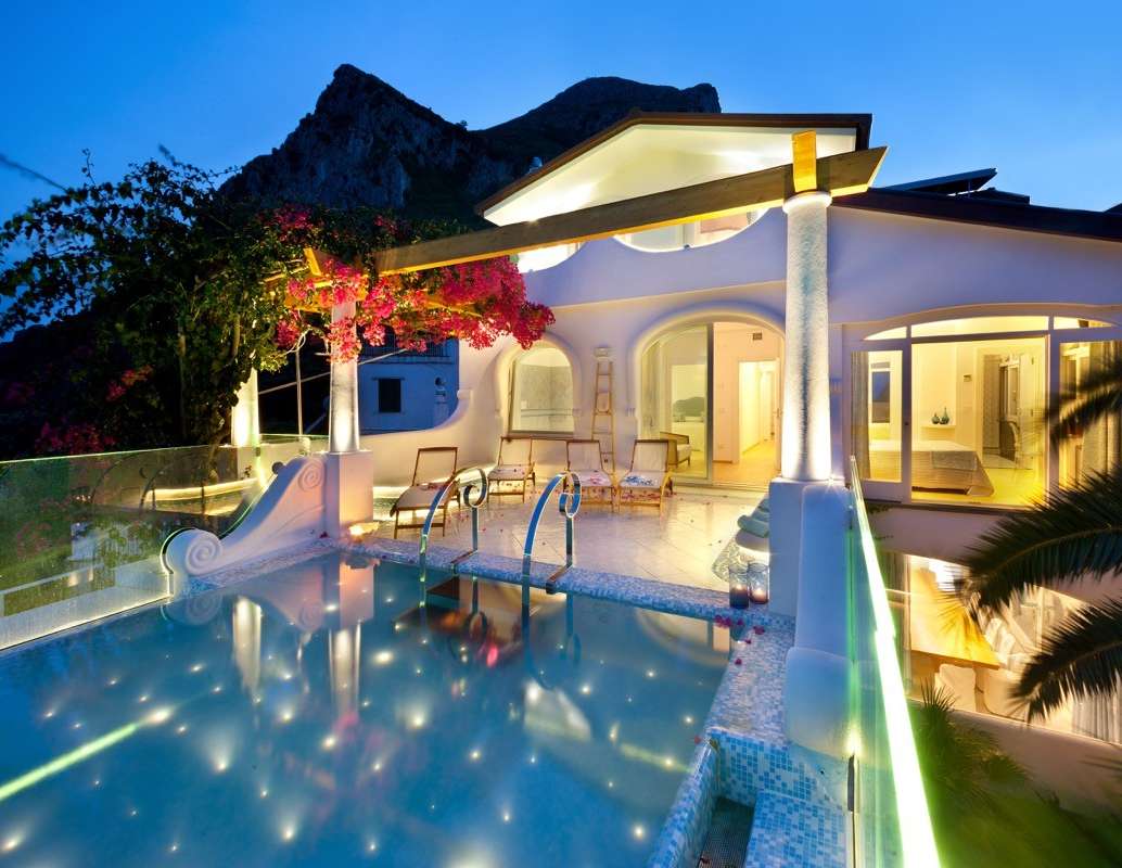 villa with pool in Sorrento