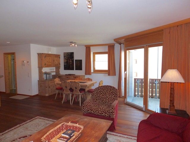 Schnee Haus, luxury apartment for rent near ski slopes in St. Moritz