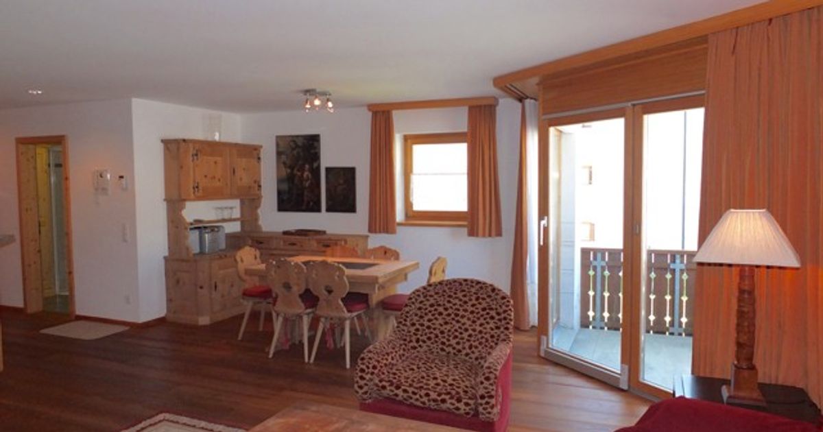 Schnee Haus, luxury apartment for rent near ski slopes in St. Moritz
