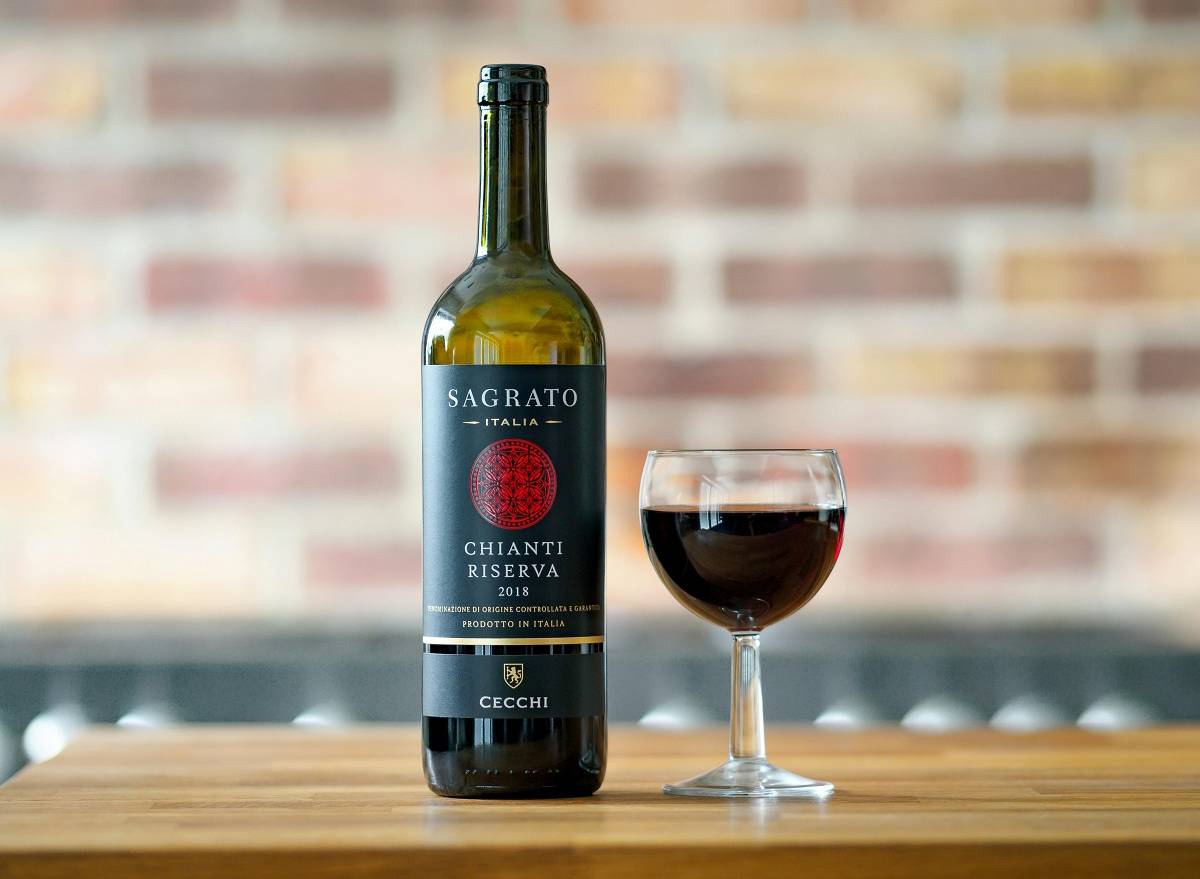 a bottle of Chianti from a prestigious wine producer