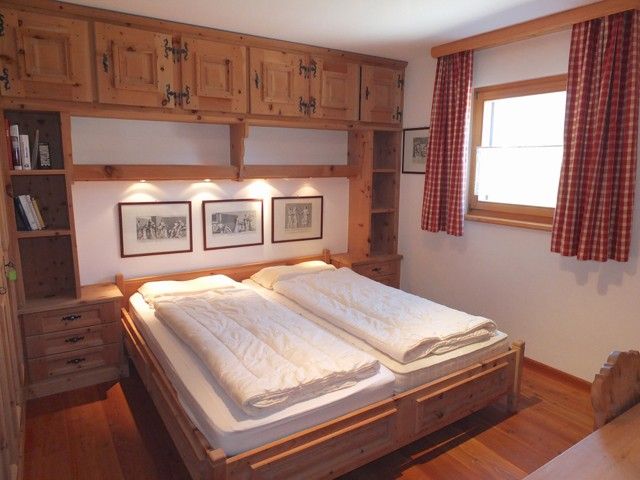 Schnee Haus, luxury apartment for rent near ski slopes in St. Moritz